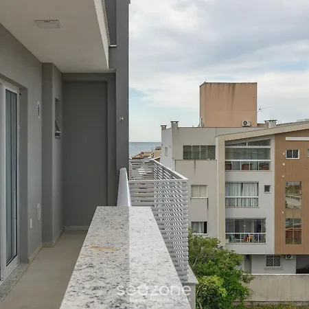 Apto c/ piscina e churrasqueira Bombinhas RNA0303-3